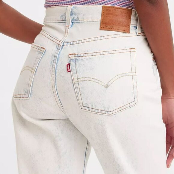 Levi's 501 vintage-inspired  '81 Women's Jeans Light Wash 27/31 - Picture 2 of 13
